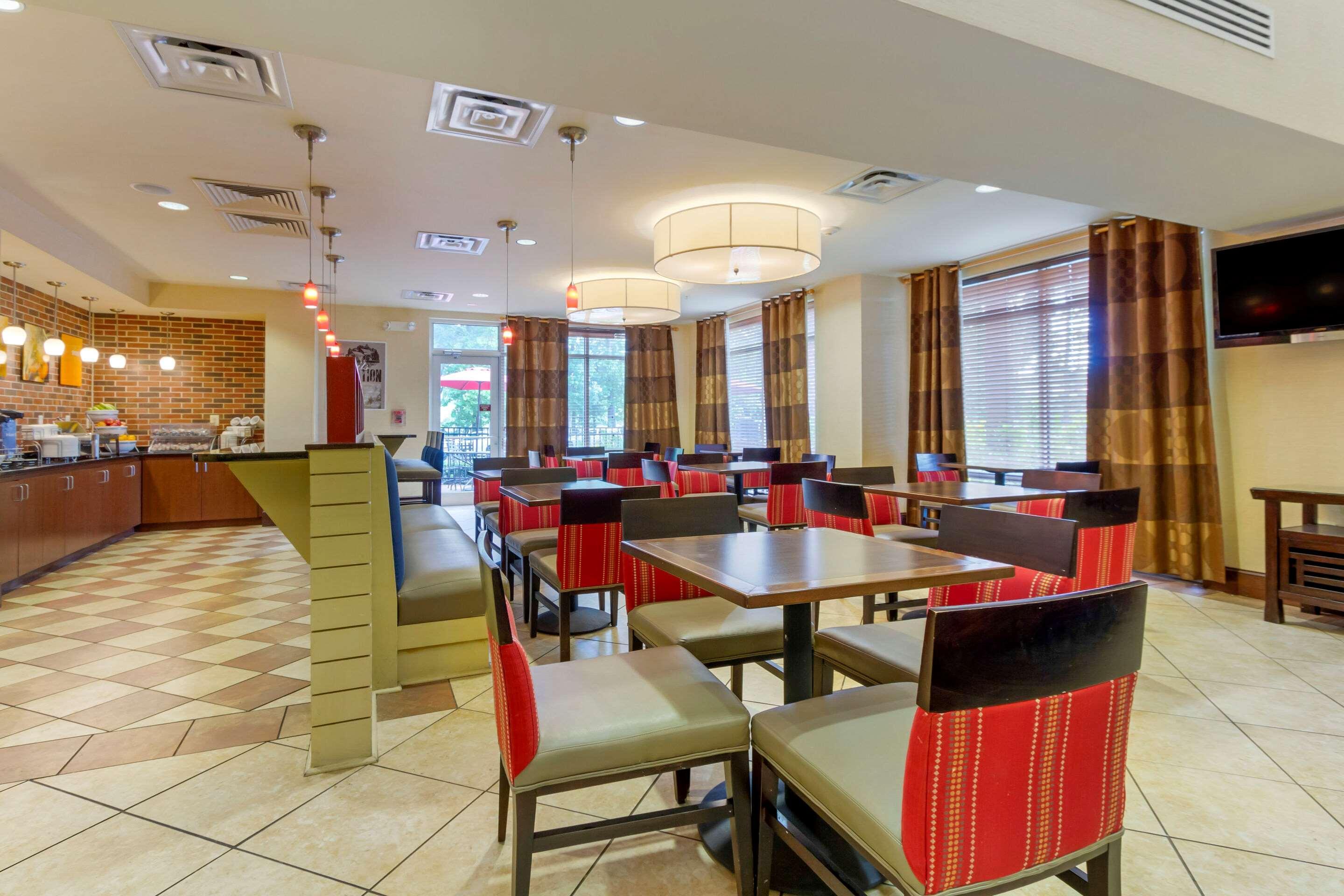 Comfort Suites Charleston West Ashley מראה חיצוני תמונה